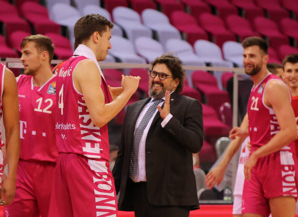 甚至有多名 甚至有多名