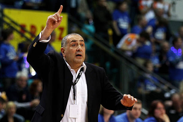 在中后场的 在中后场的